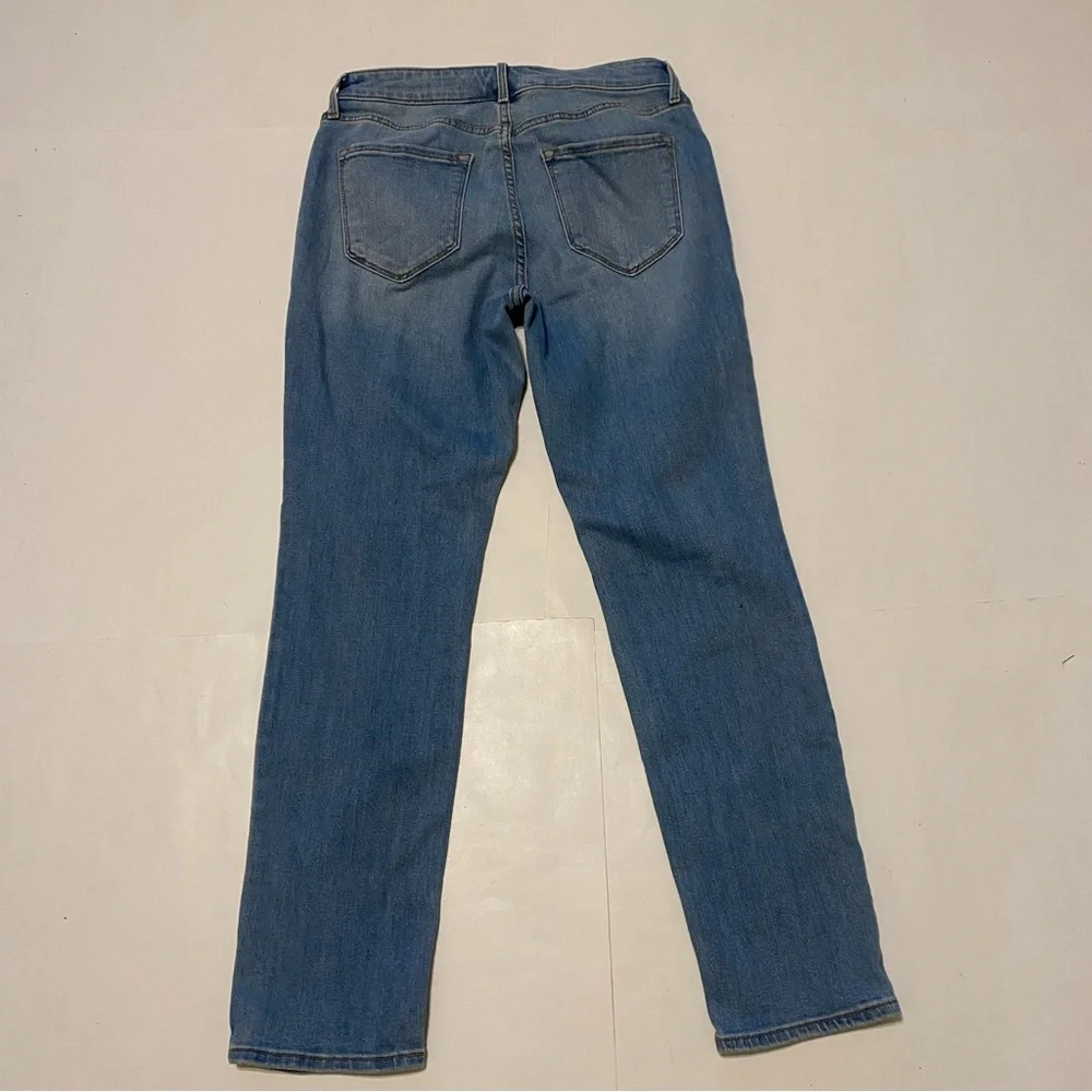 Old navy high-rise straight light blue jeans pants. Size 6 petite